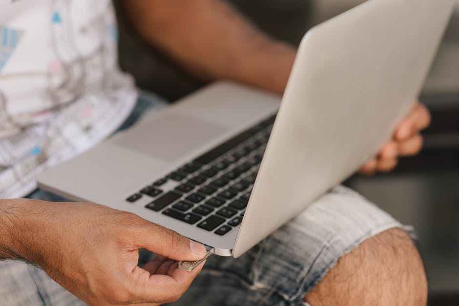Solar-Powered Laptops and Gadgets: The Future of Portable Green Technology